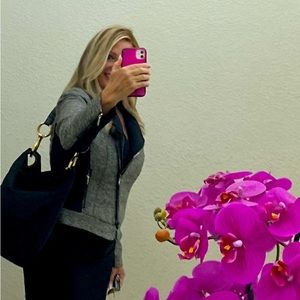 Meet your Posher, Debbie